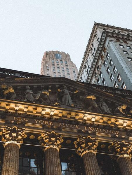 4. REAL ESTATE VS THE STOCK MARKET (2010–2025) - Stock Exchange