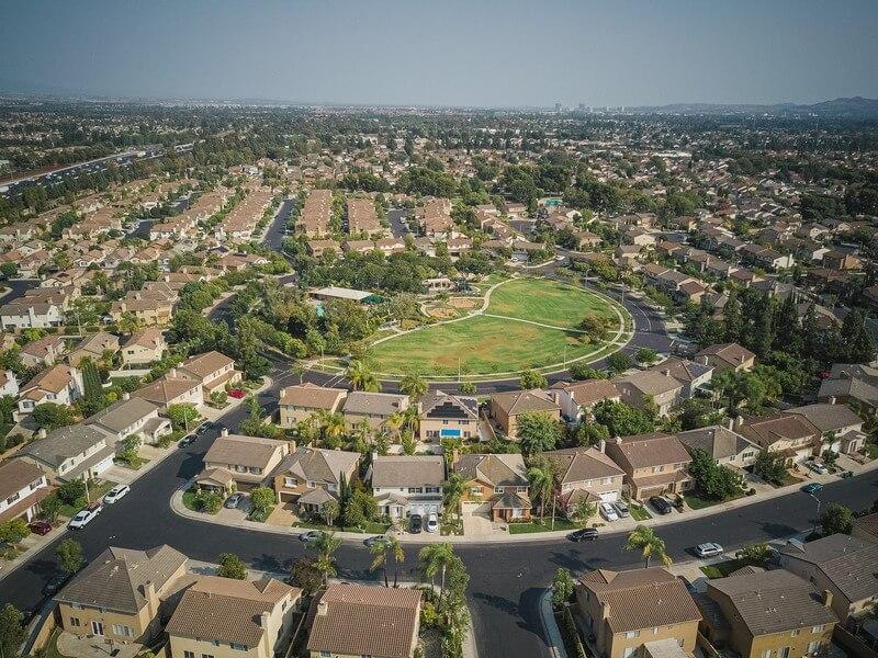 3. BEST AGE FOR REAL ESTATE INVESTMENT - REIT Project