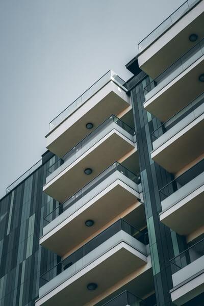 2. HOW INSURANCE AND RISK PROTECTION WORK IN U.S. REAL ESTATE - Building